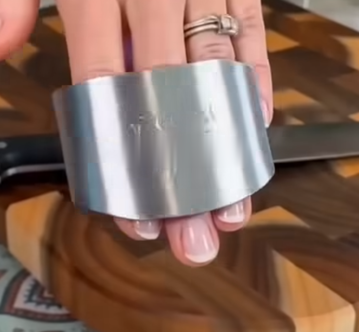 Stainless Steel Finger Guard for Safe Cutting