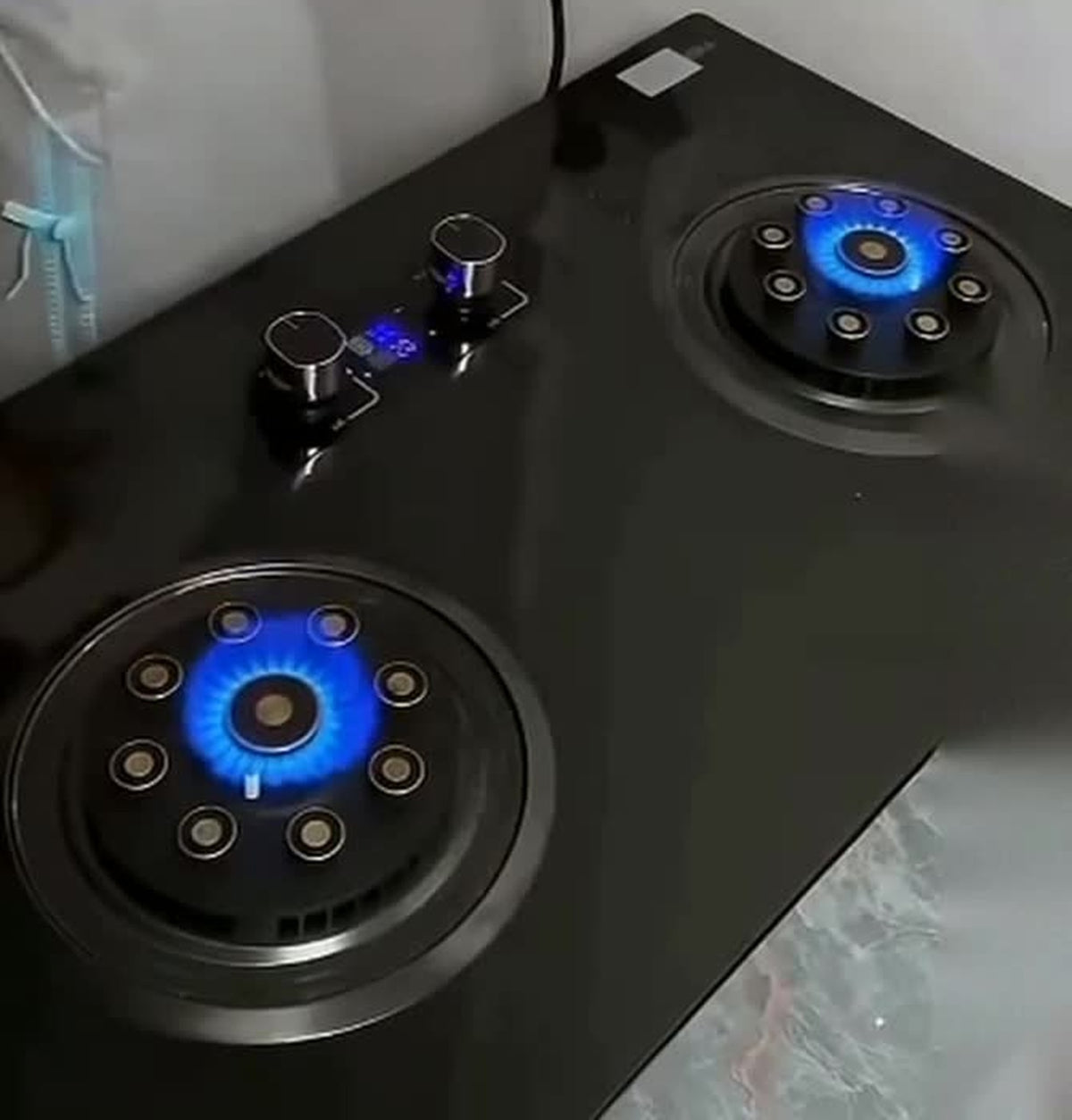 Built-In Double Burner Gas Hob with blue flame