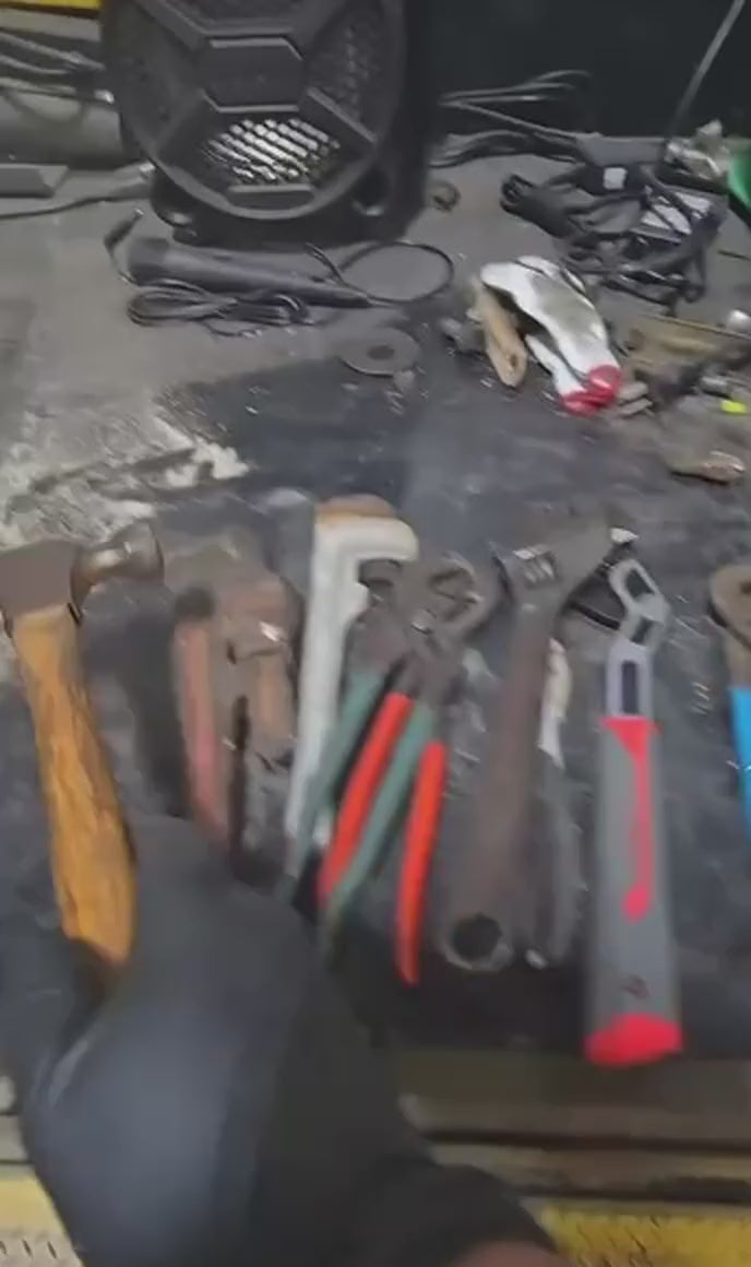 Self-Locking Multi-Function Pipe Wrench