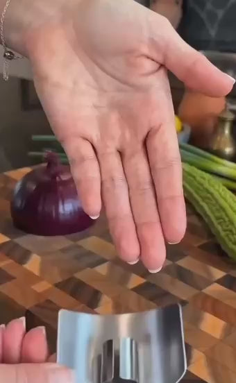 Stainless Steel Finger Guard for Safe Cutting